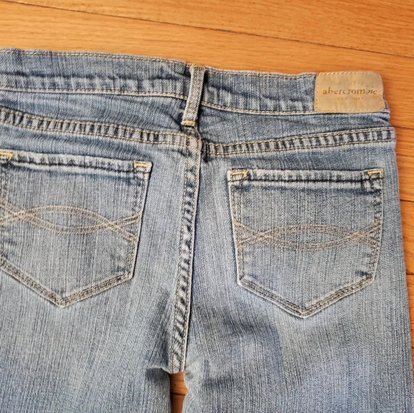 Girls Abercrombie Size 10 Denim Jeans Haley - Picture 6 of 9